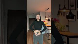 Почему живот выпирает? Основные причины