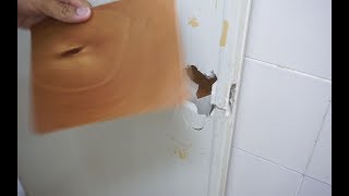 ซ่อมประตูห้องน้ำไว้ใช้งาน