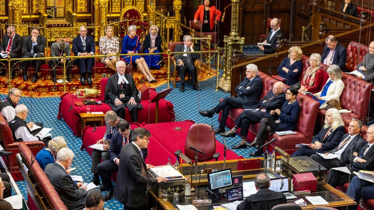 Члены Палаты лордов от Лейбористской партии отклонили предложение об обязательном тюремном заключ...