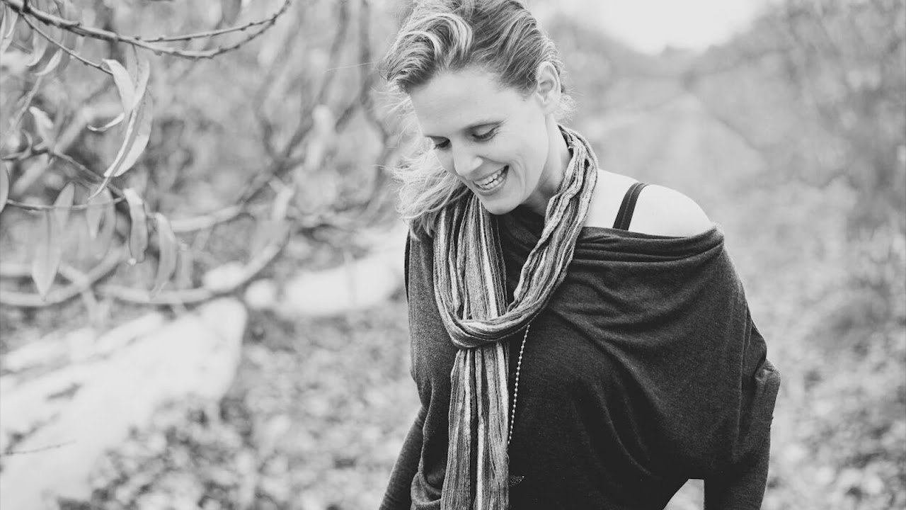 מדיטציית תטא הילינג לשליפת רגשות שליליים והטמעת רגשות חיוביים, בהנחיית יעל נרקיס מורה לתטא הילינג