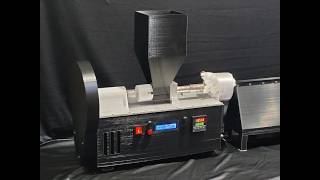 Extrusora de filamentos produzindo PETG