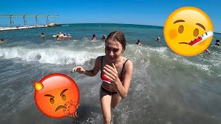 БОЛЬНАЯ КУПАЕТСЯ В МОРЕ 🤒 БОЛЬНАЯ КУПАЕТСЯ В МОРЕ 🤒