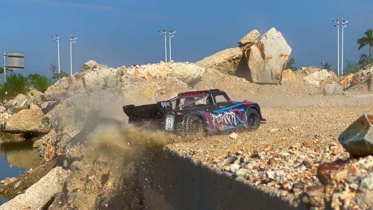 WLtoys Official WLtoys 104072 cornering performance & drift