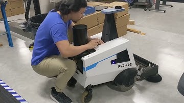 Friendly Robots FR-06, toolless dirt emptying.