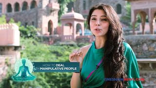 How to handle and deal with manipulative people |  Horoscope & Prediction | Dr. Jai Madaan | Zoom TV screenshot 3