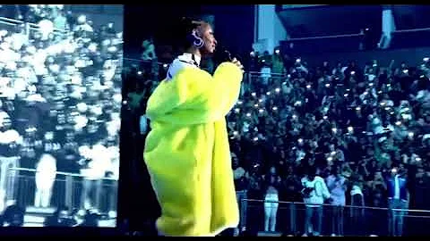 Wizkid brings out Tems at the o2 performance Essence