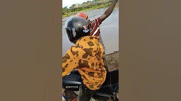 Ona Vile Raia Wa Mgodini Gasuma Wanavyovuka Kuingia Nakutoka Ndani Ya Mgodi 