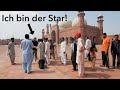 Willkommen in Pakistan - Wir sind hier die Stars! Badshahi Mosque, Couchsurfing & SIM besorgen!