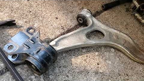 2012 Ford Focus front control arm replacement