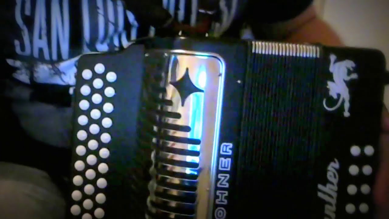 Los Tigres Del Norte-Tres Veces Mojado-La Mayor-Acordeon MI