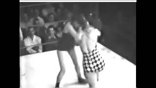 mae young vs VIOLET VIANN 1957 WRESTLING CWC LADY