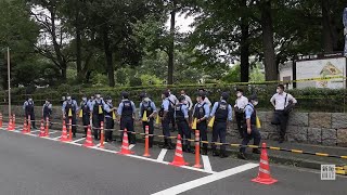 追悼の日の公園に警察官　9月1日の風景が語るものは