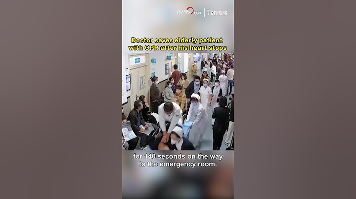 Doctor saves elderly patient with CPR after his heart stops