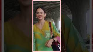 Rakul Preet Singh With Her Smile Gets Snapped At The Mumbai Airport Sbb Xtra Shorts