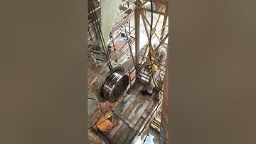 Marine propellers removal process.