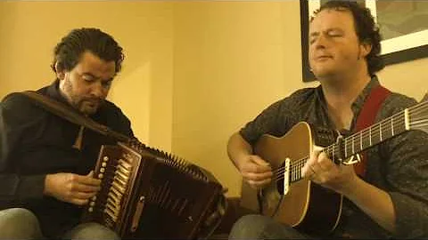 Eamon McElholm & Johnny B. Connolly - The Blackbir...