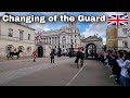 Armed Police controlled Crowds to Move Back for the King&#39;s Guard!