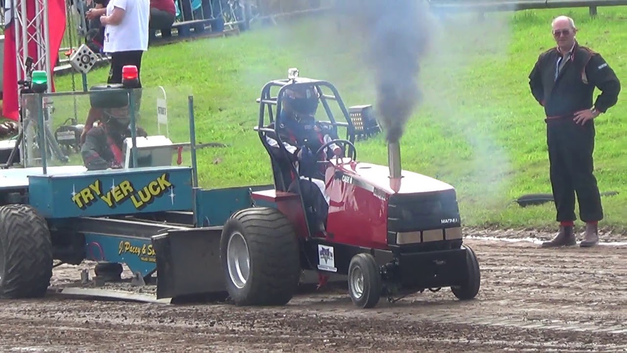 600kg Compact Diesel Tractor Pulling Great Eccleston 2017 - YouTube