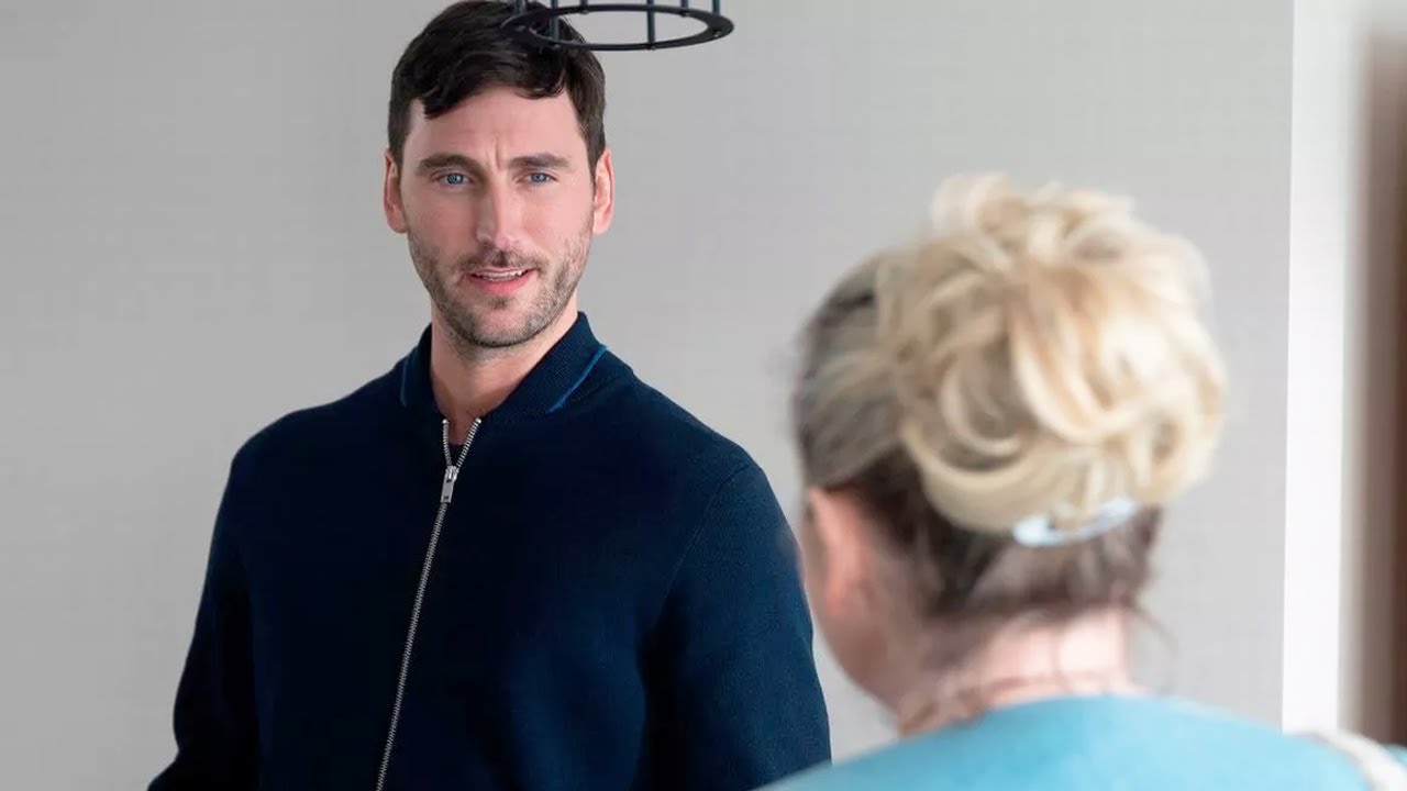 Звезда сериала «Улица Коронации» «выпивает» новую загадку Кита, пока фанаты «бурлят» о темном про...