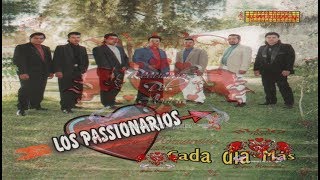 LOS PASSIONARIOS.    Mía