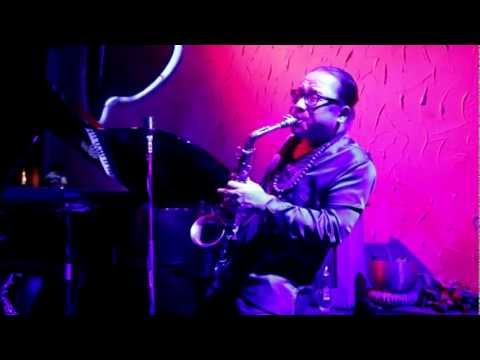 Tran Manh Tuan plays Au Private by Charlie Parker at Saxnart Jazz Club