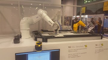 Staubli robots doing custom pick and place operations at MD&M West 2018