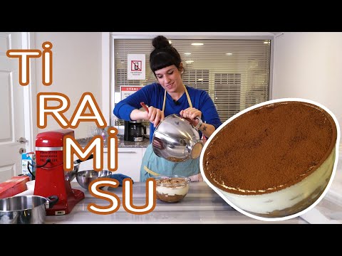 Tiramisu çok sevilen bir tatlı tarifidir, kimileri kedi dili ile kimisi hazır kek ile kimisi de keki. 