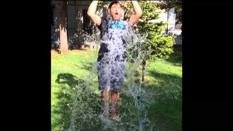 ALS ICE BUCKET CHALLENGES. TAYLOR SWIFT SHAKE IT OFF