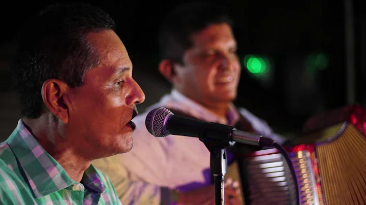 LESLY SANTAMARIA - BAILANDO CONQUISTE SU AMOR.