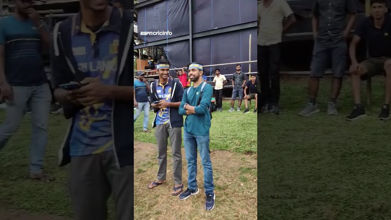 Sri Lankan fans in good spirits 🎶