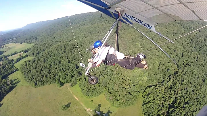 Jesse Bynum's Hang Gliding Tandem at Lookout Mount...