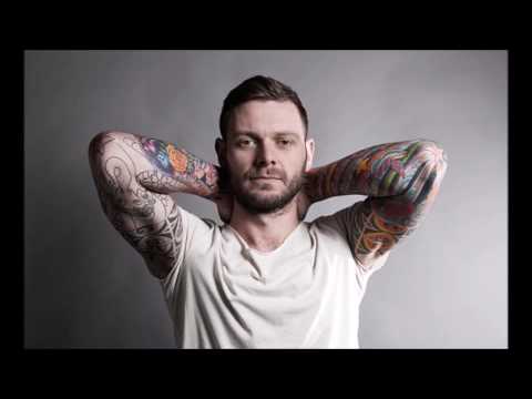 Johnny Depp’s Daughter Is Dating A Man With A Personal Tattoo of CL On His Body from YouTube · Duration: 1 minutes 23 seconds Johnny Depp’s Daughter Is Dating A Man With A Personal Tattoo of CL On His Body from YouTube · Duration: 1 minutes 23 seconds