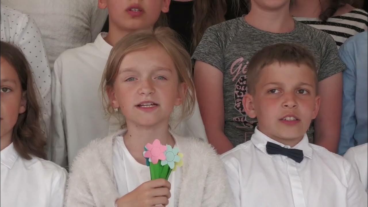 Publiczna Szkoła Podstawowa Nr 20 W Opolu Uczniowie klas III Szkoły Podstawowej Zespołu Szkół w Michałowie dla