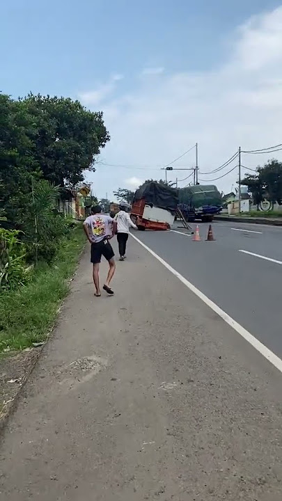 truk anti gosip#trukcabe #sodrekers #youtubeshorts #trukoleng #masukberanda #trukmboistrukolengparah