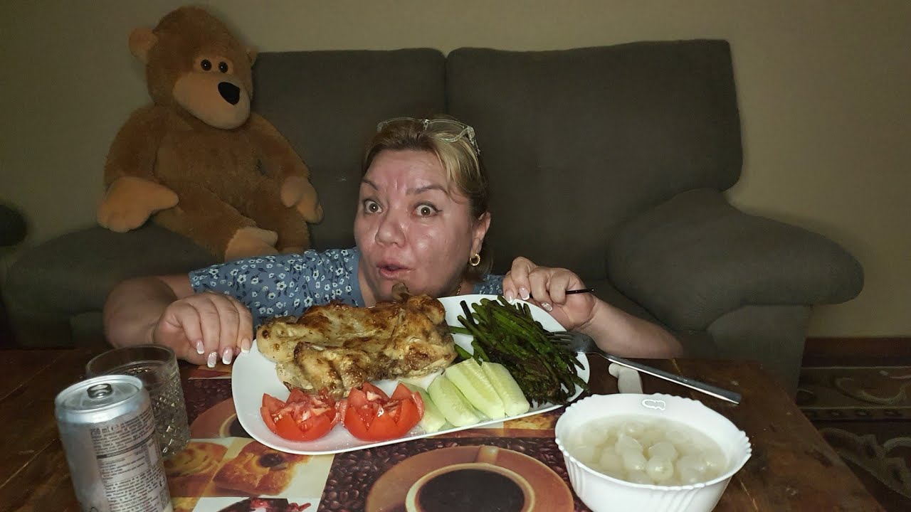 МУКБАНГ🍽 ЦЫПЛЁНОК В ДУХОВКЕ😋СПАРЖА ОГУРЦЫ 🍅.ЖРАТЬ ТАК ЖРАТЬ MUKBANG💃 chicken asparagus got drunk