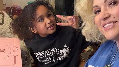 Unboxing the BEST Advent Calendar from Revolve | 25 days of beauty✨