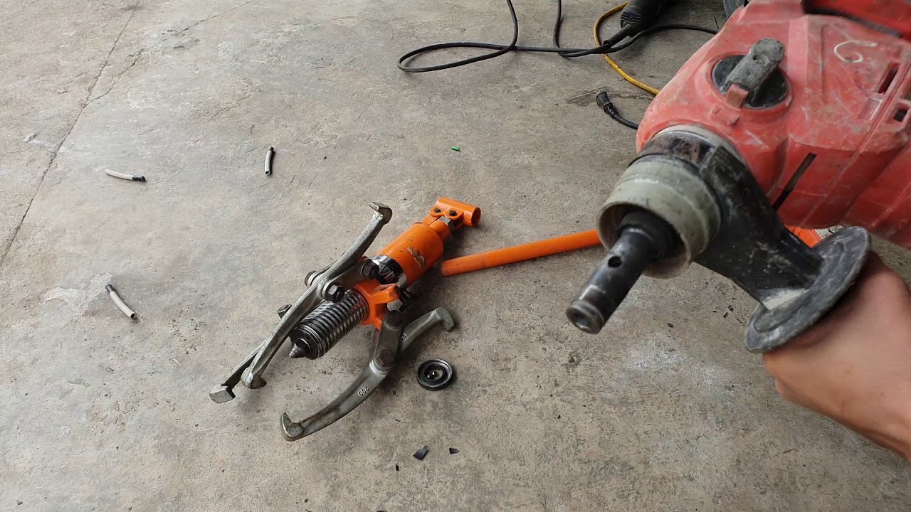 Dụng cụ cần thiết để tháo đầu khoan bê tông