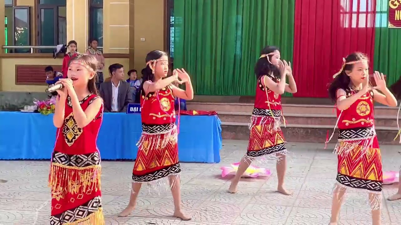 Cô giáo em là hoa Ê-ban 5A&4A HÁT-MÚA 20/11/2023