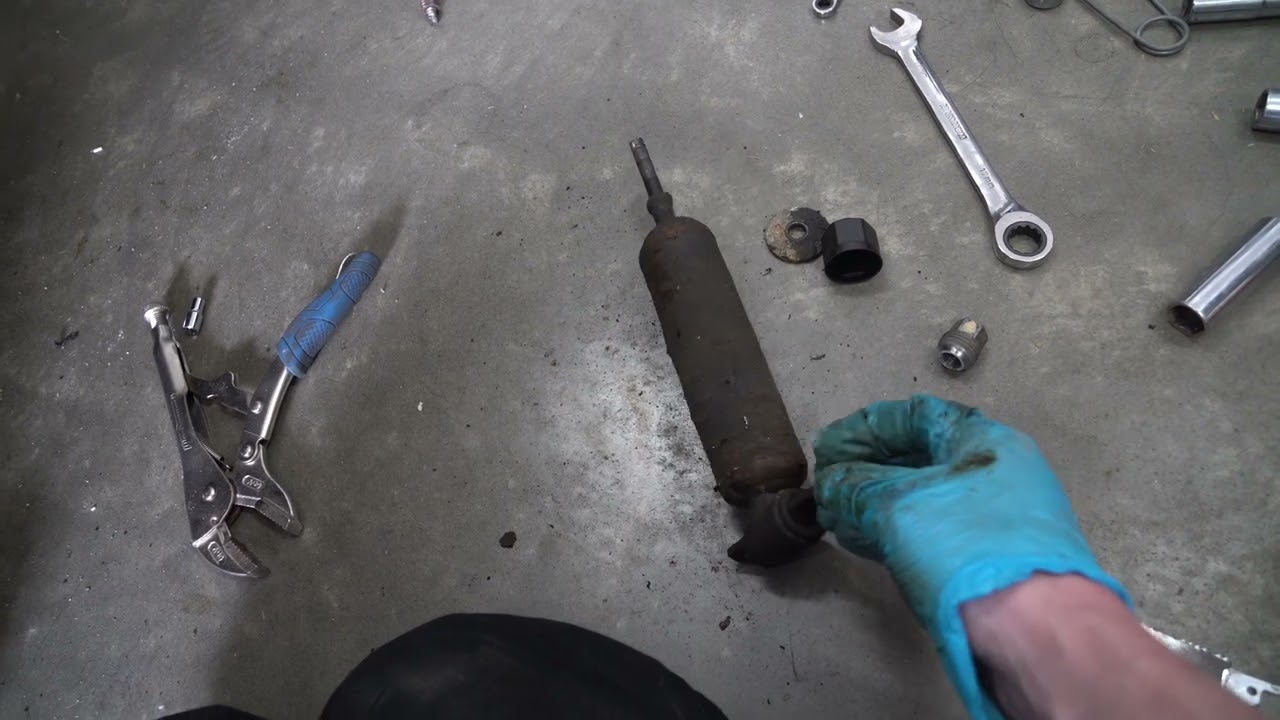 HOW TO CHANGE OR REPLACE CHEVY S10 2003 STRUT SHOCK YouTube