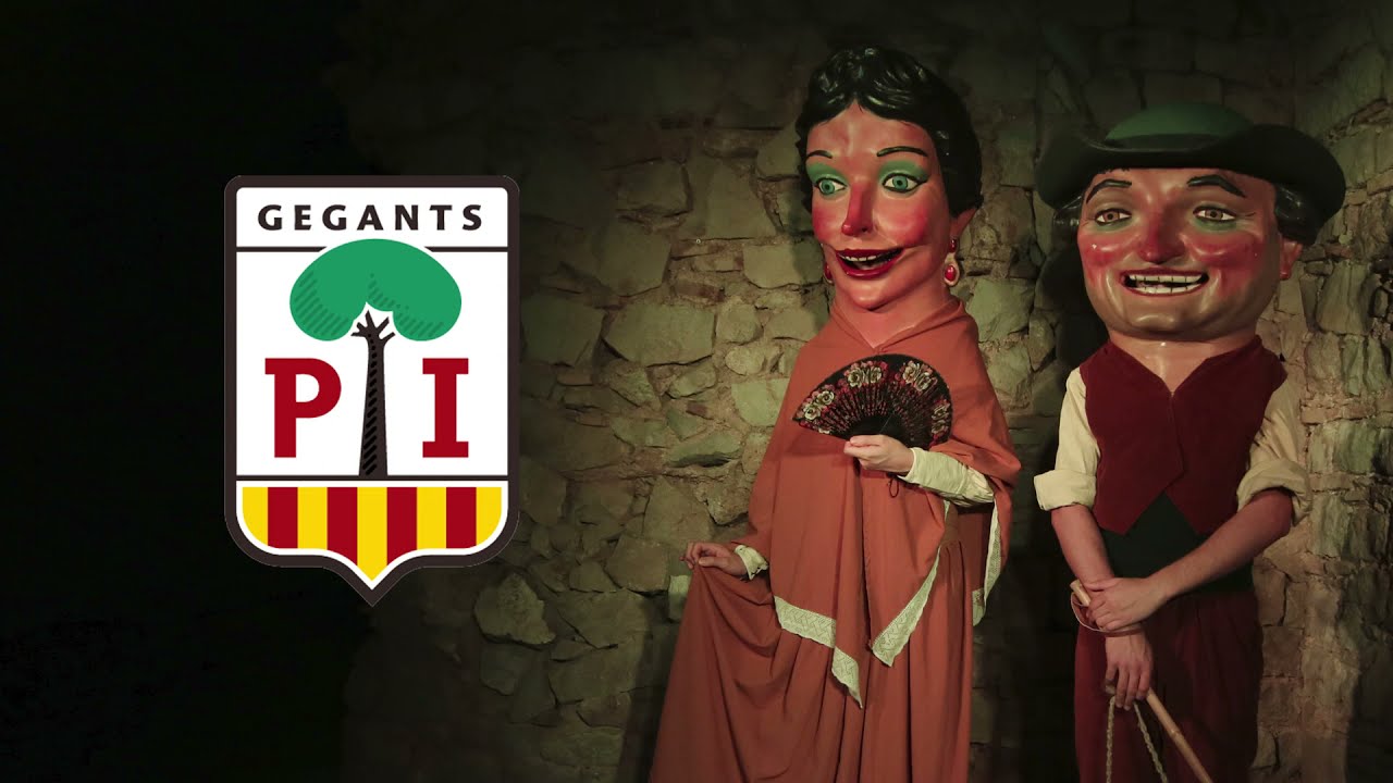 Els Gegants del Pi reben la placa dels 100.000 subscriptors a Youtube!