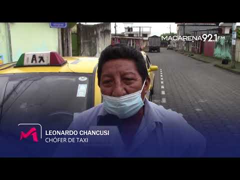 Avenida con baches en la Santa Martha