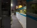 [ここどこクイズ][夜の電車] ここのえきは、うぐいすだに？　あきはばら？　あさくさばし？