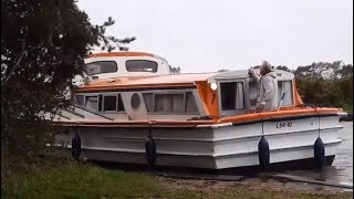Turning  the cruiser around for going under Ludham Bridge then getting stuck #stuck #boating #bridge