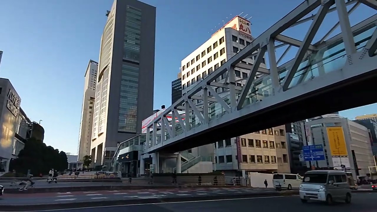 Shinjuku, Tokyo　新宿駅　南口付近　甲州街道　ミロードデッキ　20251218　カメラ Google Pixel 5a