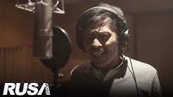 Saleem - Cinta Tiga Segi [Official Lyrics Video]  - Durasi: 4:42. 