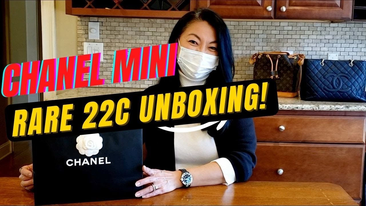 Unboxing Rare Chanel 22C Black and White Mini / Why Choose Mini vs Medium /  Lambskin vs Calfskin 