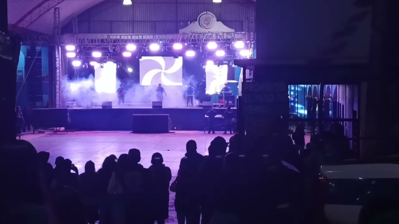 Presentación del Grupo señal de la Sierra... En Santa Lucía Miahuatlan...