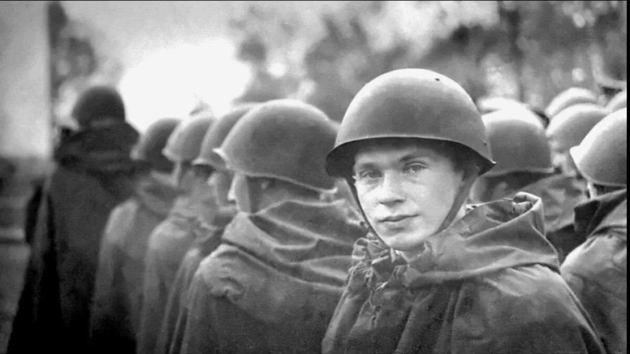 мужчины идут на войну. ополченцы 1941 года. молодежь на войне. добровольцы в народное ополчение ленинграда. солдаты уходили на войну война 1941.