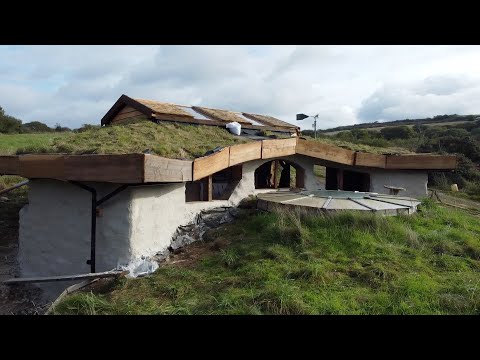 Off Grid Earthbag Workshop Part 72 Lime Plastering The Outside