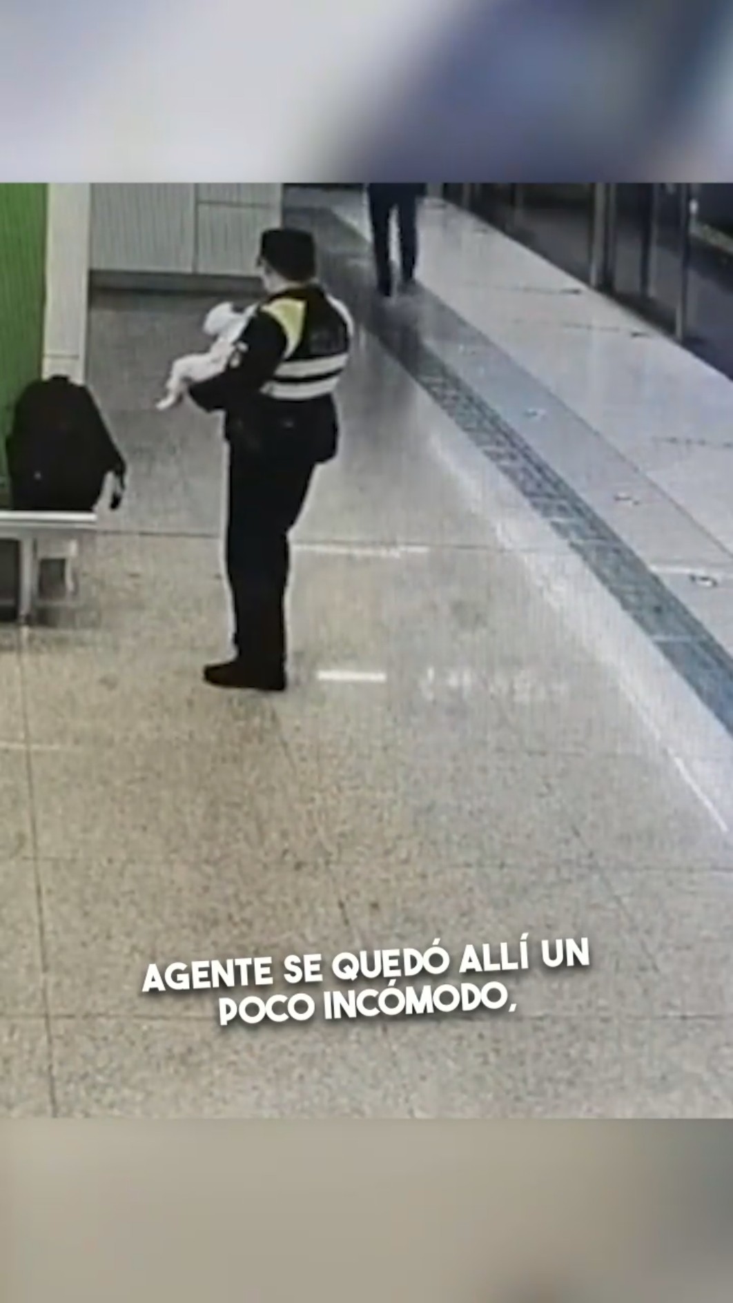 ¡Un padre lo dejó con su bebé y pasó esto! ??